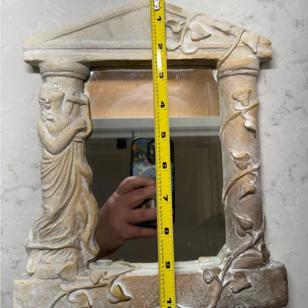 Antique Style Wall Mirror with Sculpted Columns